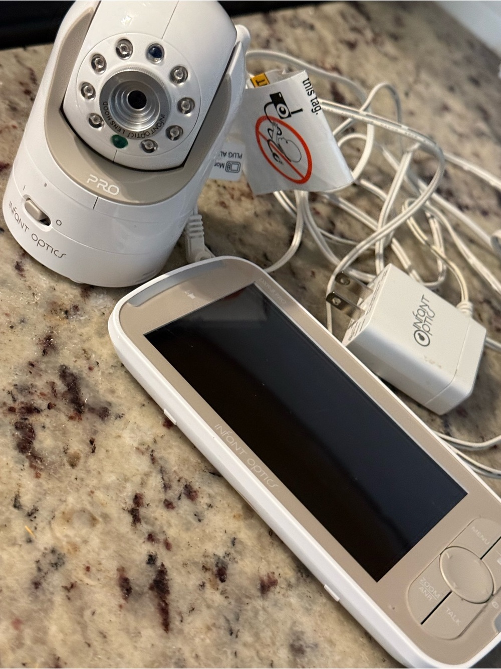 Infant optics White Video Baby Monitor with Camera
